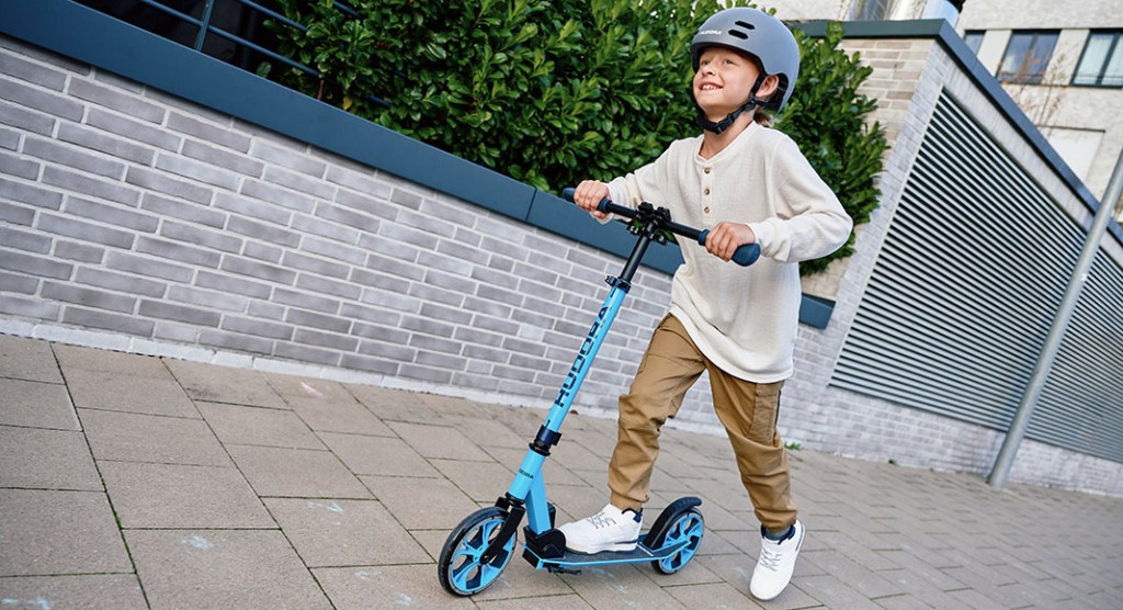 Reise-Gadget für Städtetrip, Wanderung und Co: Klappbarer Scooter für Kinder
