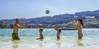 Familienurlaub im Salzburger Seenland: Badeseen, Kugelbahnen und Abenteuer