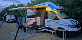 Roadtrip mit Teenager: Mit dem Camper durch die Niederlande Ein Camper auf dem Laguna Beach Campingplatz im nierderländischen Texel.
